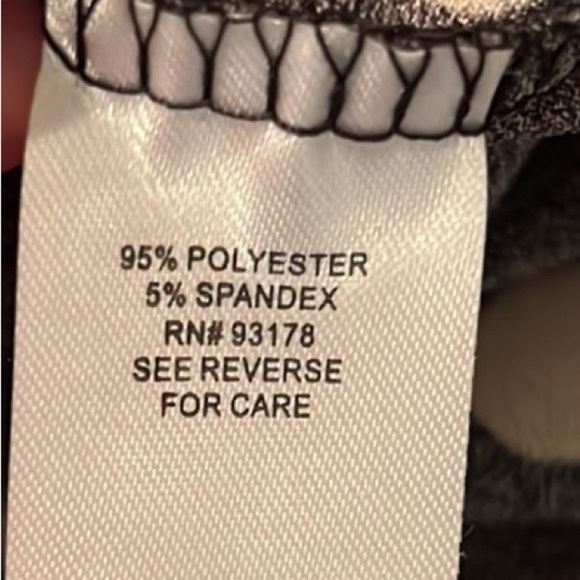 86. Tahari Blouse in Multi-Media Print Black & White Polka-Dots, Size Small - Picture 16 of 17